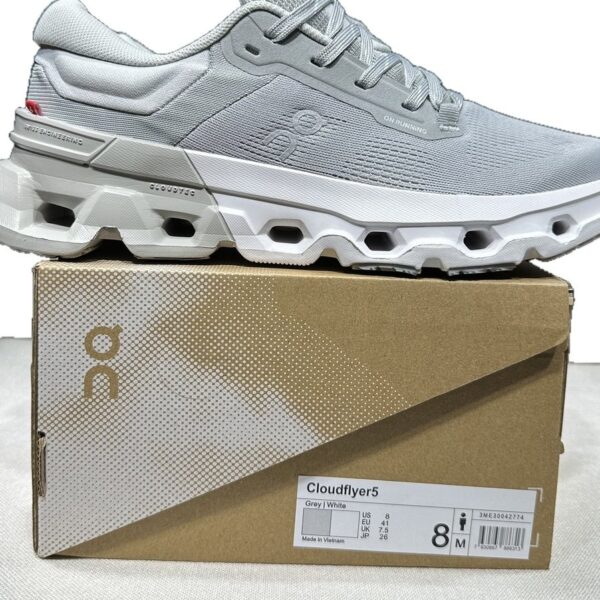 OnCloud Cloudflyer 5 Glacier Grey on box