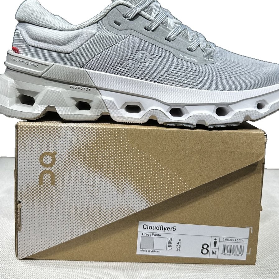 OnCloud Cloudflyer 5 Glacier Grey on box