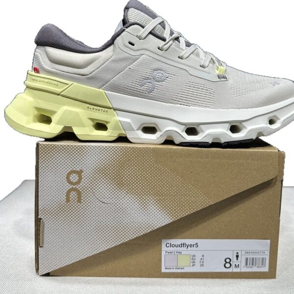 OnCloud Cloudflyer 5 White Grass Yellow on box