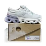 OnCloud Flyer 5 White Purple Heel on box