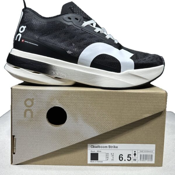 OnCloud Cloudspike Amplius Black White on box