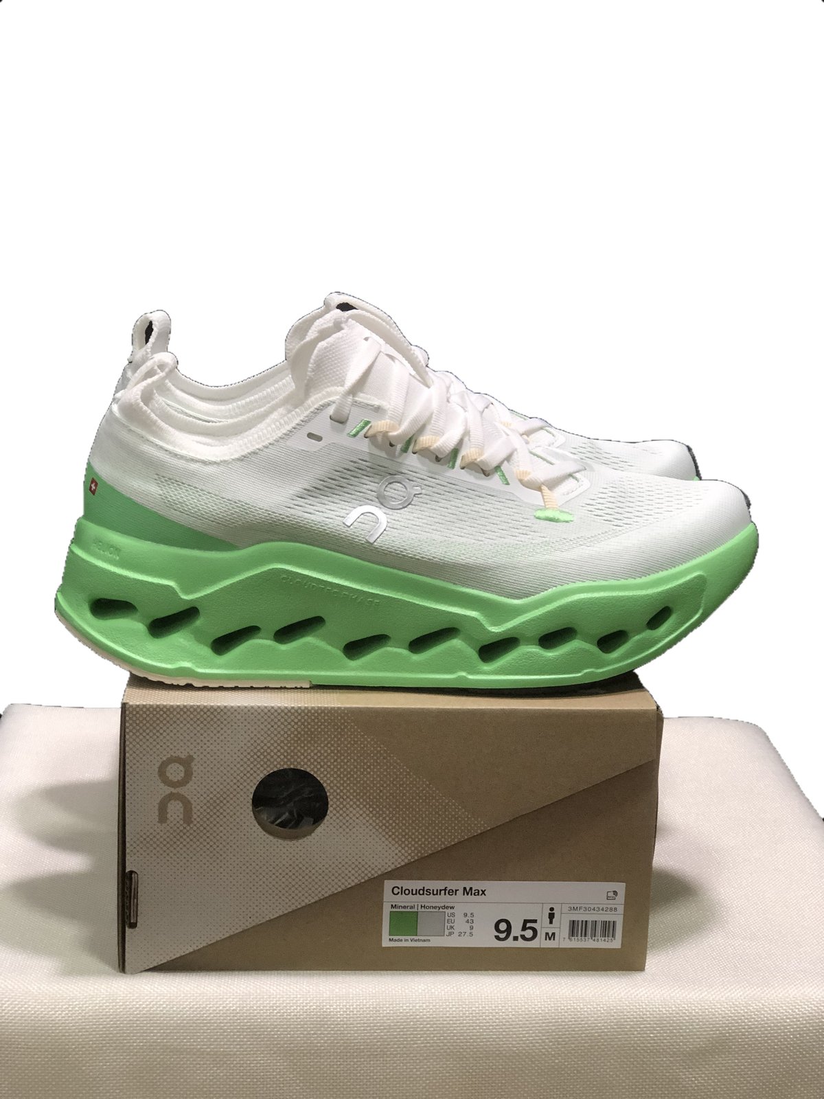 OnCloud Cloudsurfer Max White Green Sole