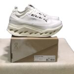 OnCloud Cloudsurfer Max White Grey on box
