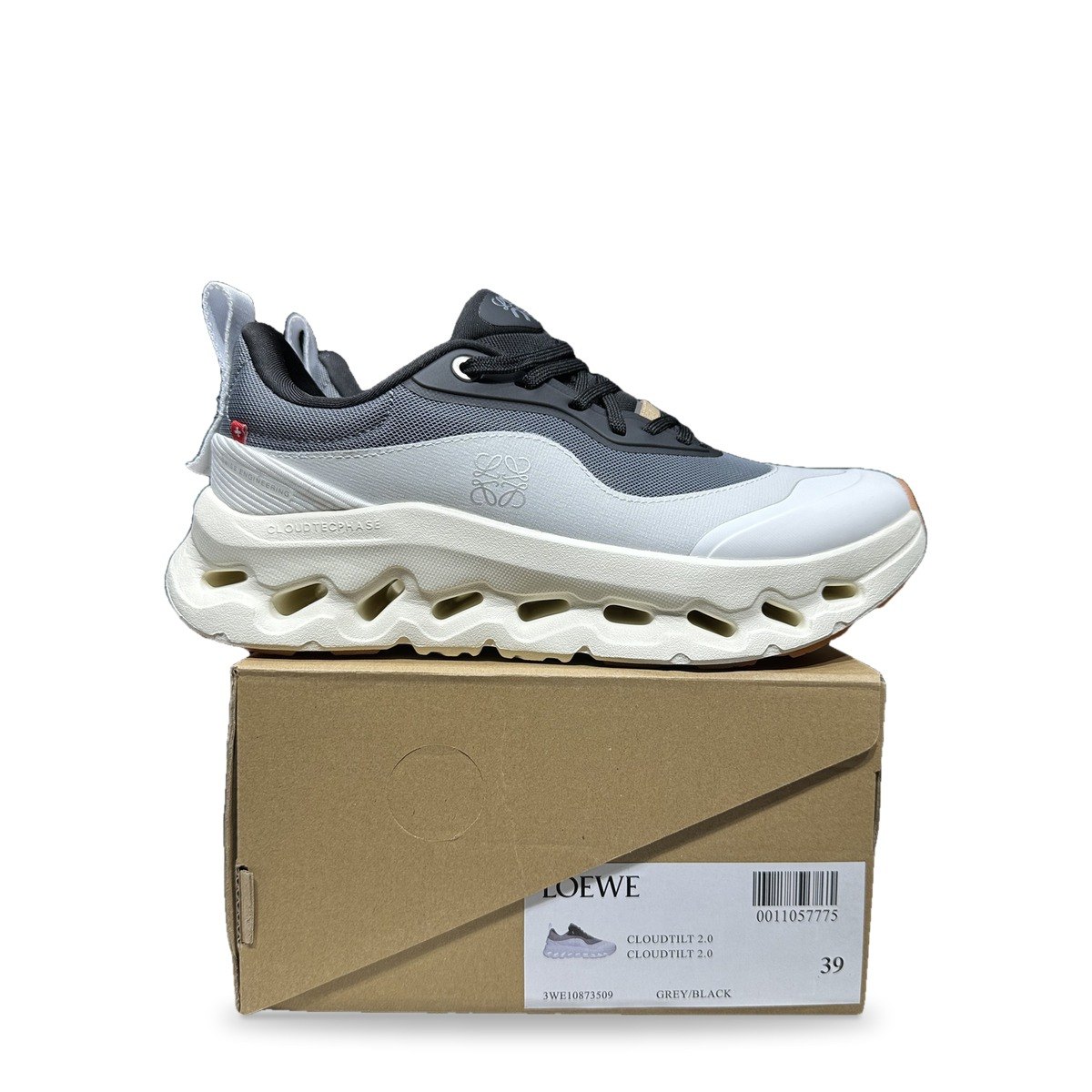 OnCloud Tilt 2.0 x Loewe Black Grey White