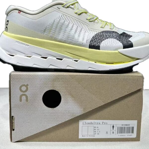 OnCloud Cloudultra Pro White Green on box