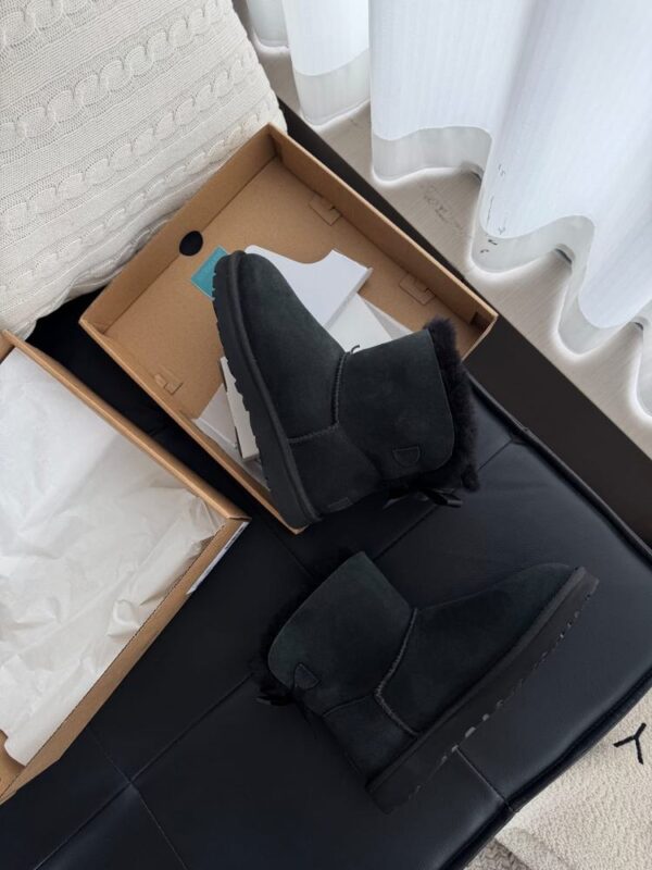 UGG bailey bow ii black