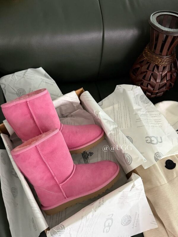UGG classic short ii pink