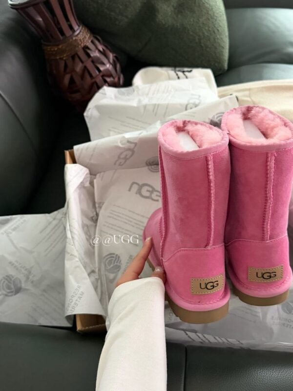 UGG classic short ii pink