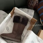 UGG classic tall cuff chocolate