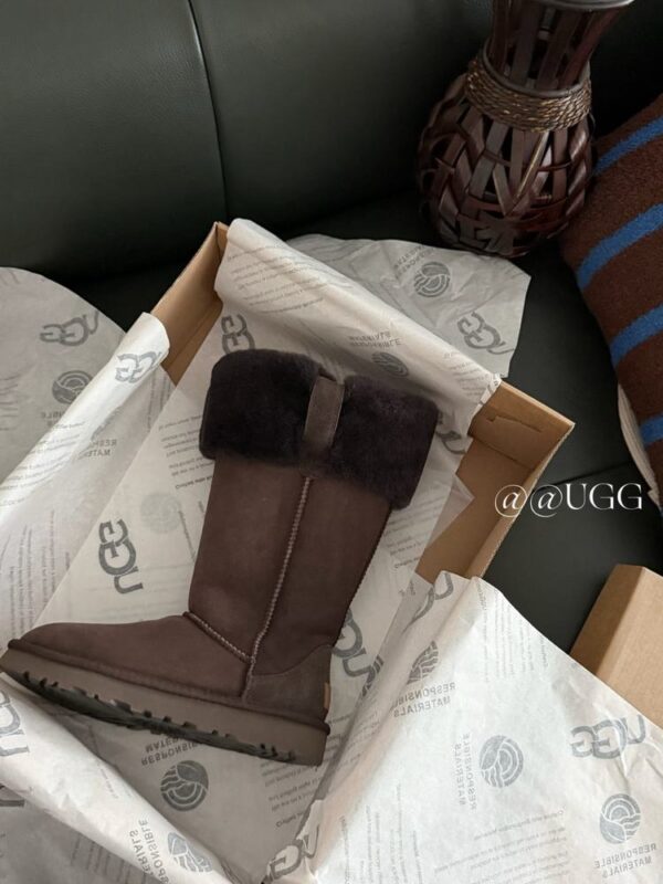 UGG classic tall cuff chocolate