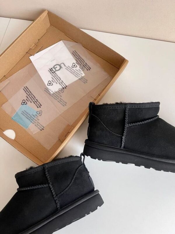 UGG classic ultra mini black