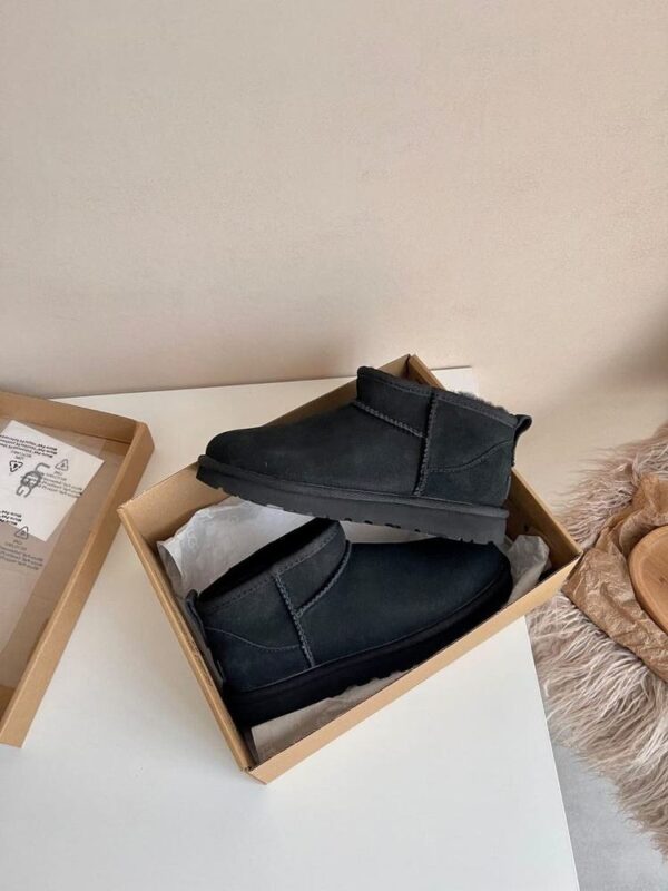 UGG classic ultra mini black