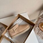 UGG classic ultra mini sand