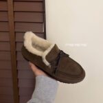 UGG quill slip on olive