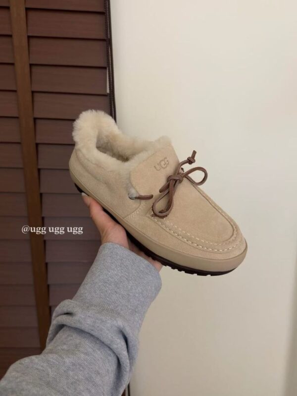 UGG quill slip on sand