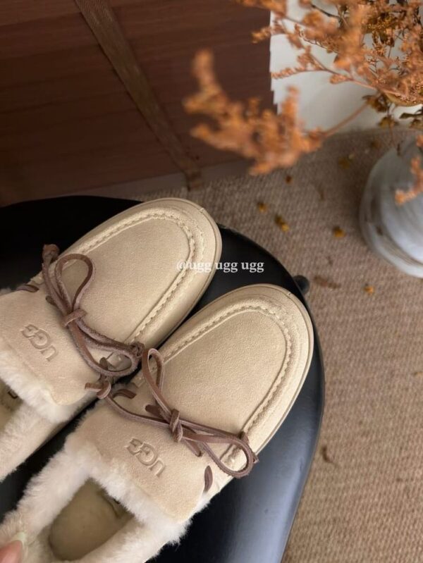 UGG quill slip on sand