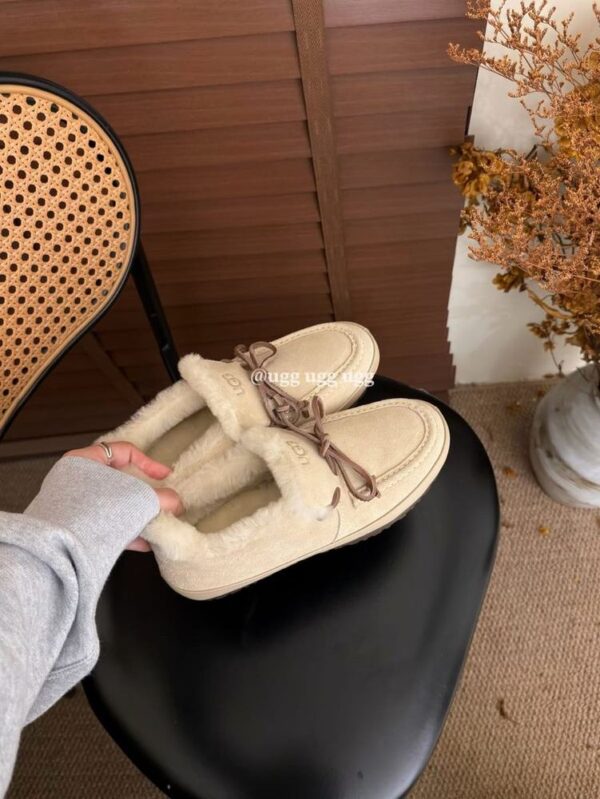 UGG quill slip on sand